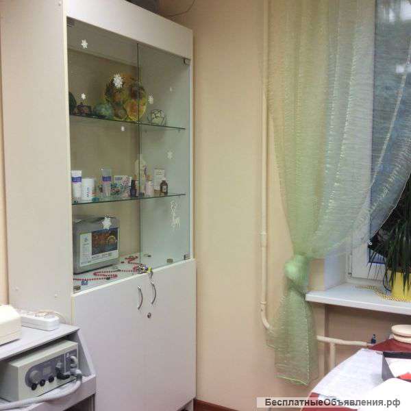 Шкаф косметологический