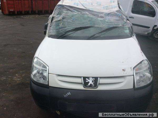 В разборке Peugeot Partner 02-11г. Разборка
