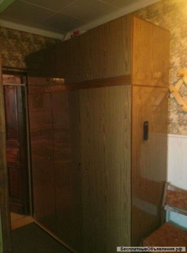 Шкаф с антресолью