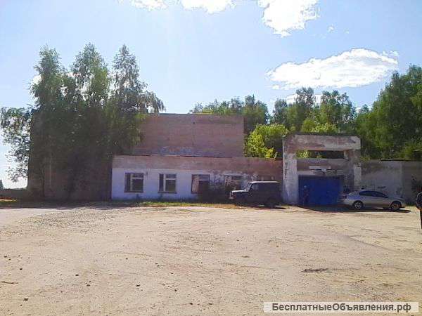 Комплекс зданий, 700 м2., кирпич, 1989г