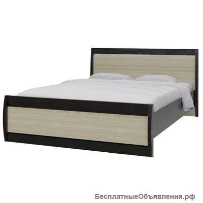 Большая двуспальная кровать