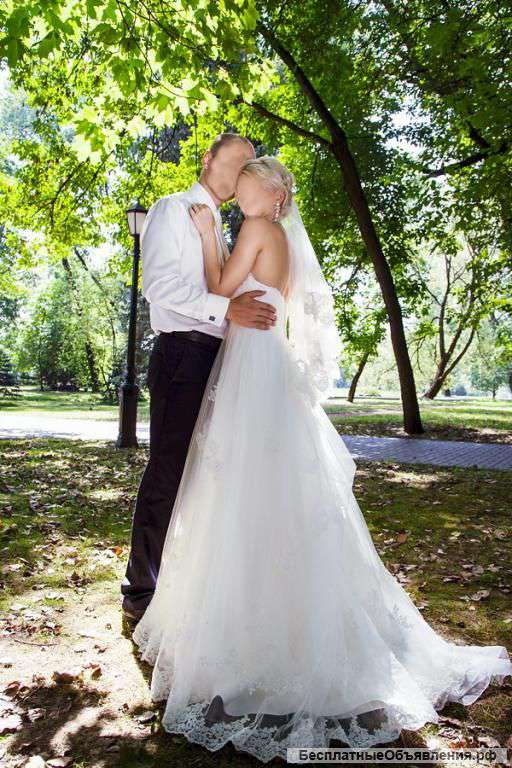 Очень нежное свадебное платье со шлейфом