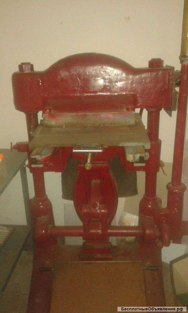 Оборудование для производства пластиковых карт(пресс,вырубщик)