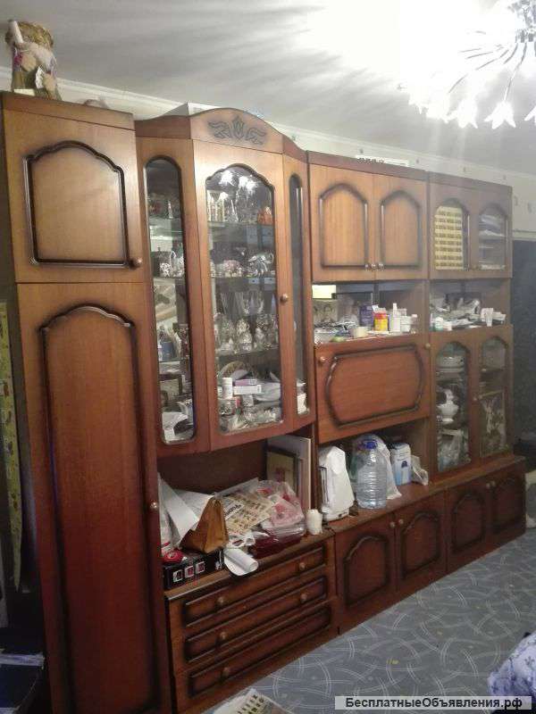 Стенку 5000 тыс. рублей. Самовывоз.