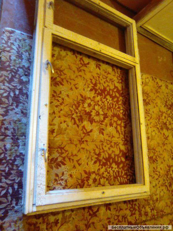 Дверь балконная и оконная рама деревянные выдержанные