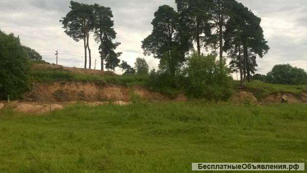 Участок у реки в Черёхе