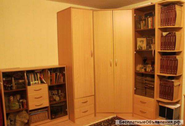 Угловой шкаф