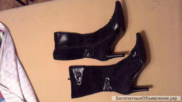 Замшевые новые сапоги