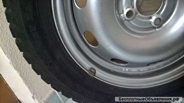 Шины nokian зимние (4 шт.)с дисками.