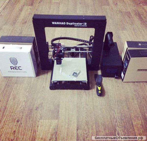 3d-принтер WANHAO Duplicator i3 и 8 катушек пластика