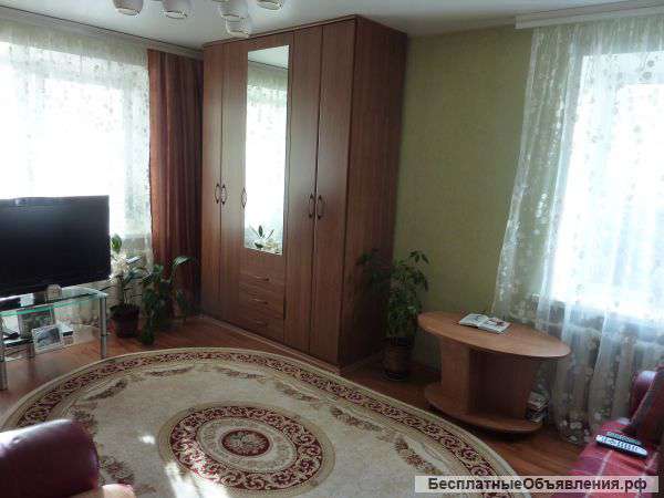 Трехкомнатную квартиру в Новосибирске