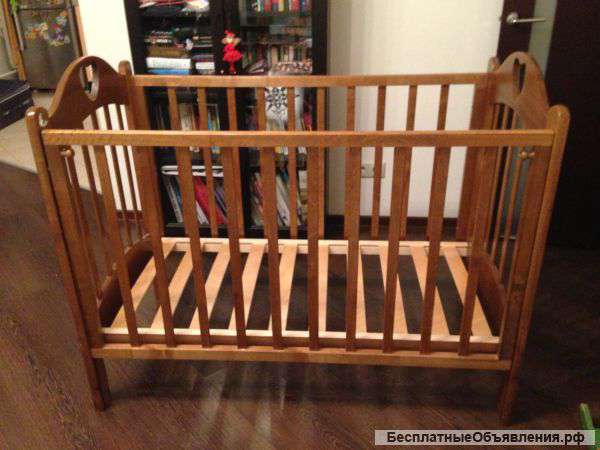Детская кровать из ореха + матрац