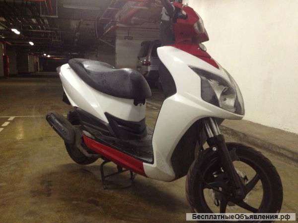 Скутер SYM JET 4- 125 куб 2013