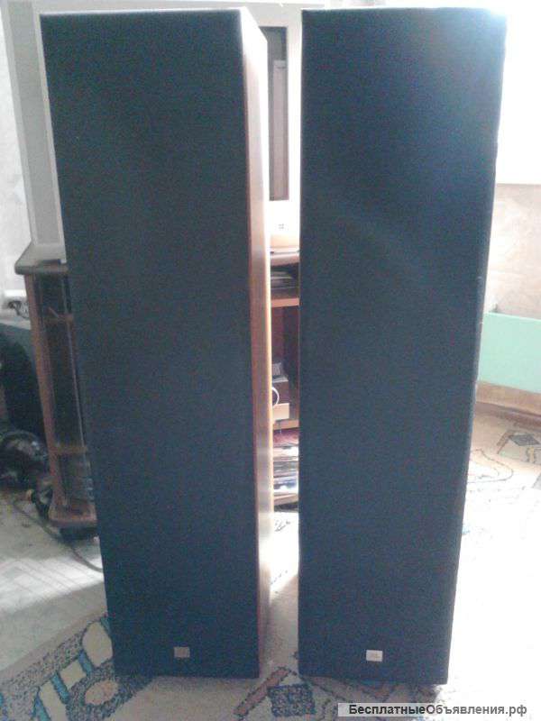 Акустика JBL E90