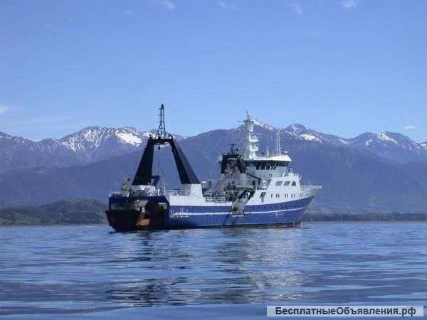 Матрос на краболов (гот.) под флагом Р.Ф.