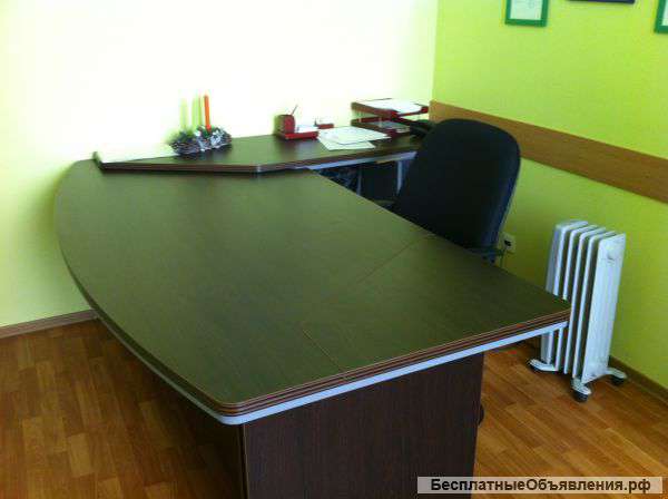 Продаётся офисный стол