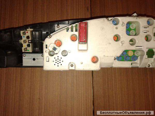 Щиток приборов приборная панель Audi 100/45, A6/C4 1994-1997 4A1919033FB