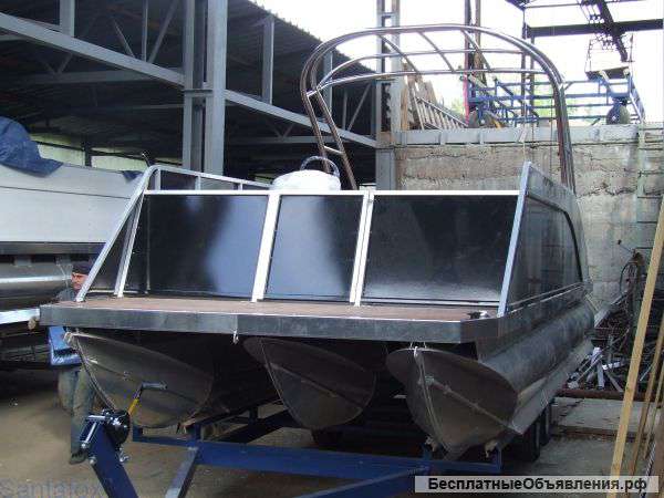 Катер тримаран с тауэром для вейкборда