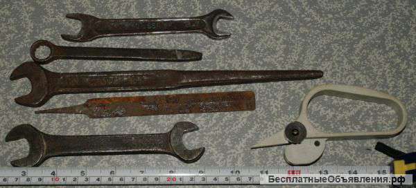 Резак обойный и рожковые ключи б/у