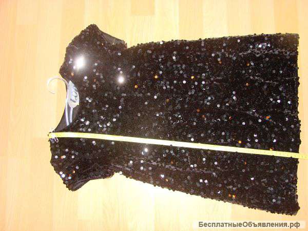 Платье поеткамии 122р. 1000р.