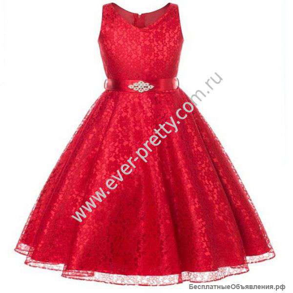 Детское платье красное из кружева