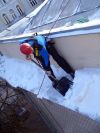 Чистка крыш от снега, наледи, сосулек
