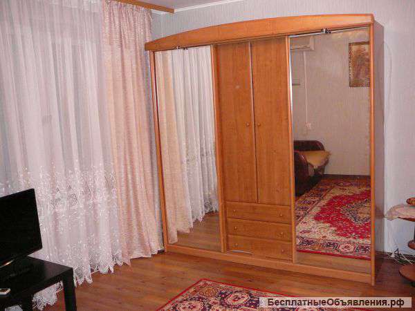 Собственник сдает 1 ком. кв-ру ( ост.Димитрова, рядом ВАТУ)