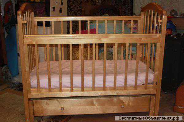 Продаю детскую кроватку