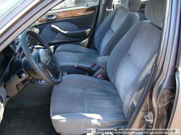 Просторный Rover 600-serie