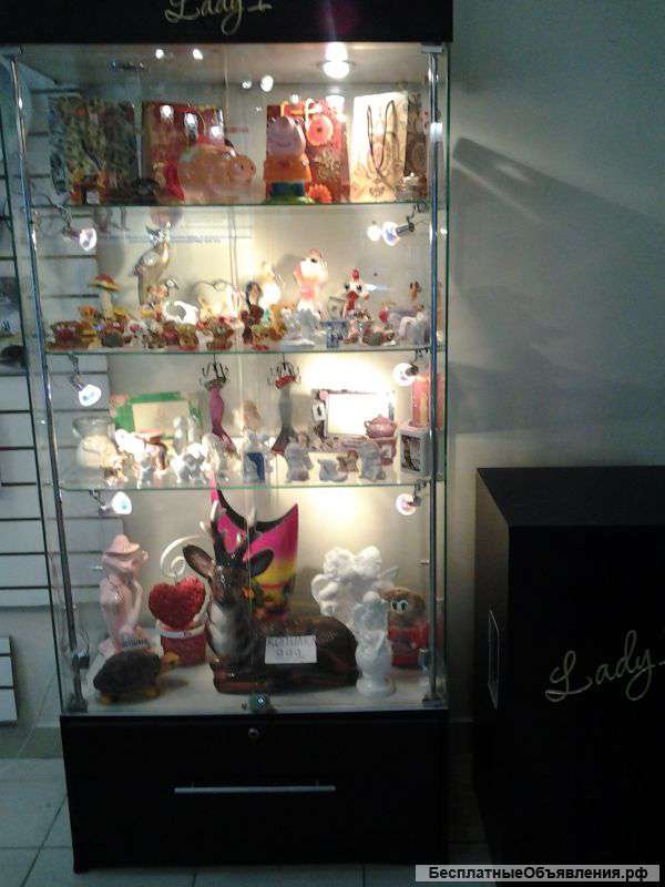 Стеклянный стеллаж