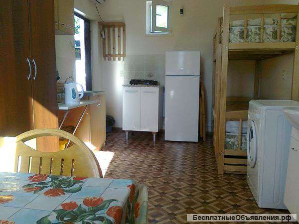 Сочи, центр.р-он, в частном доме, сдаётся комната, на 2-4 человека, отдельный вход.