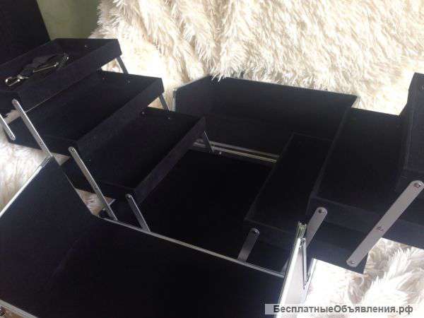 Чемодан для косметики