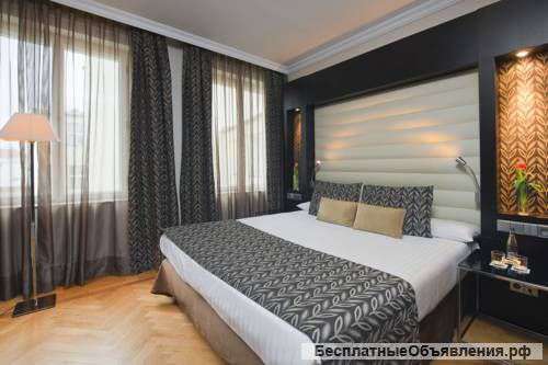 Саше на кровать в гостинице