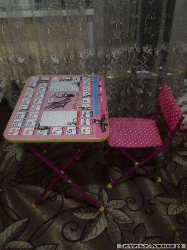 Детский столик и стульчик