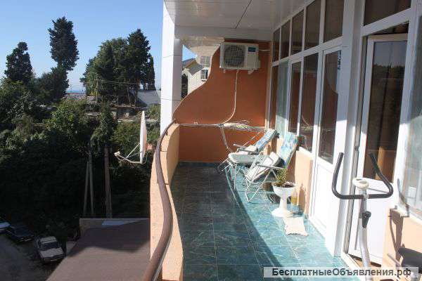 Продаю отл. 2 к.кв. в Сочи, 70 кв.м. лоджия, 15 минут море