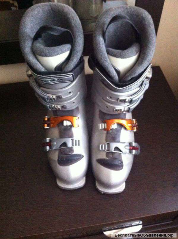 Горные лыжи и ботинки salomon