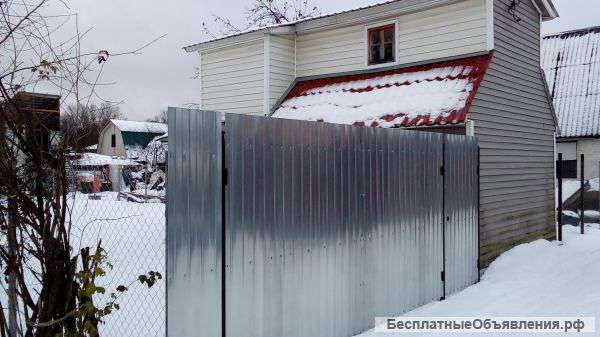 Участок с летним домиком