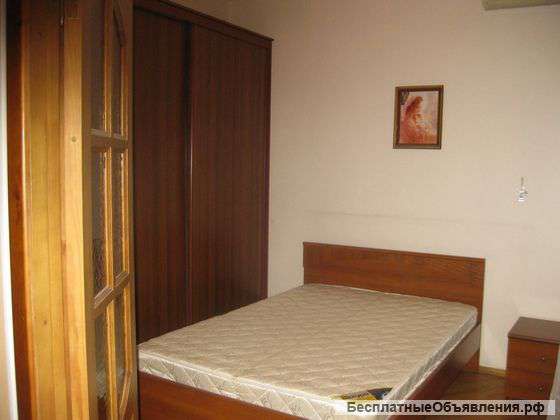 Cдаю 3 к.кв. Центр. ул. Пушкинская/пер. Островского 1/3кирп. 84м. квартира в 2-х уровнях ремонт,встр