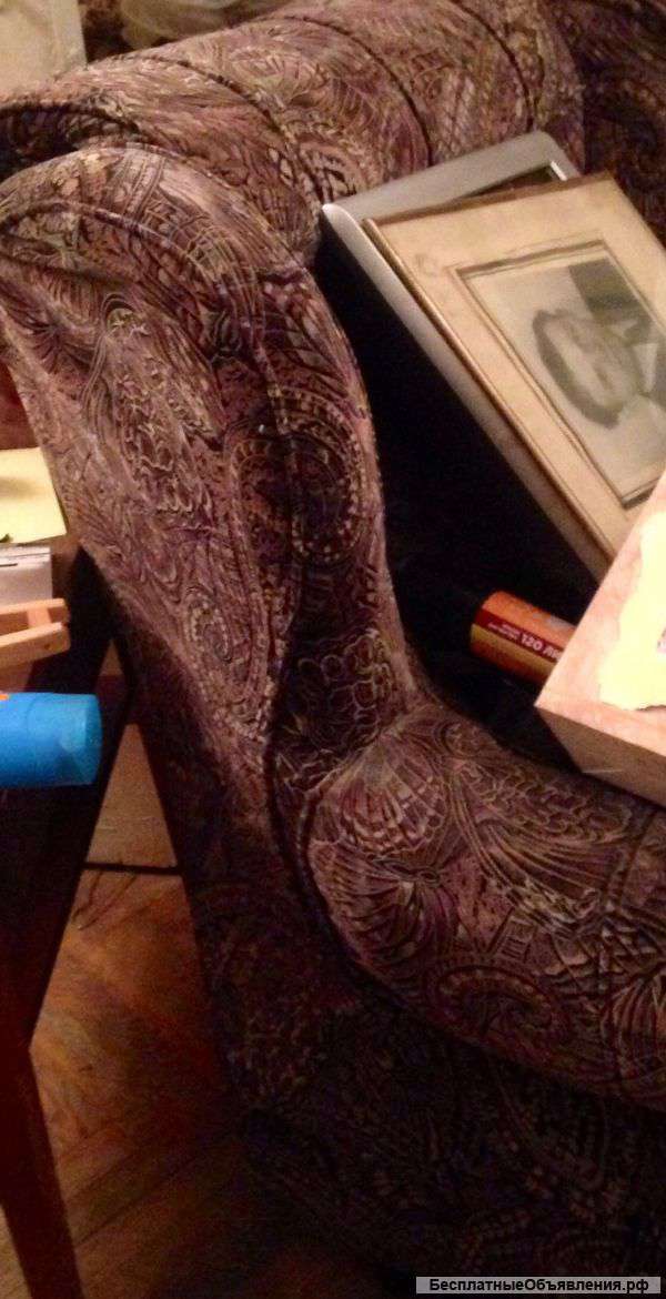 Диваны,шкафы,плита,ванна