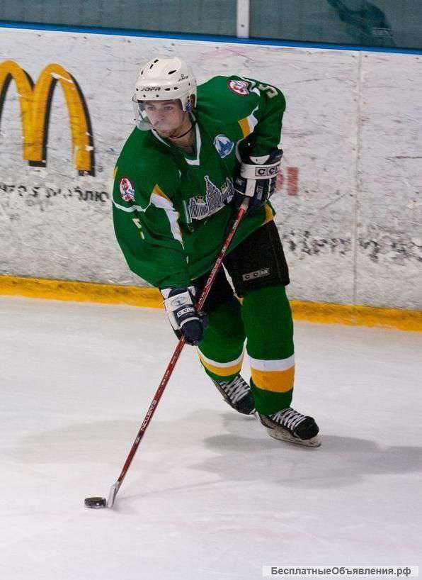 Тренер по хоккею / катанию на коньках