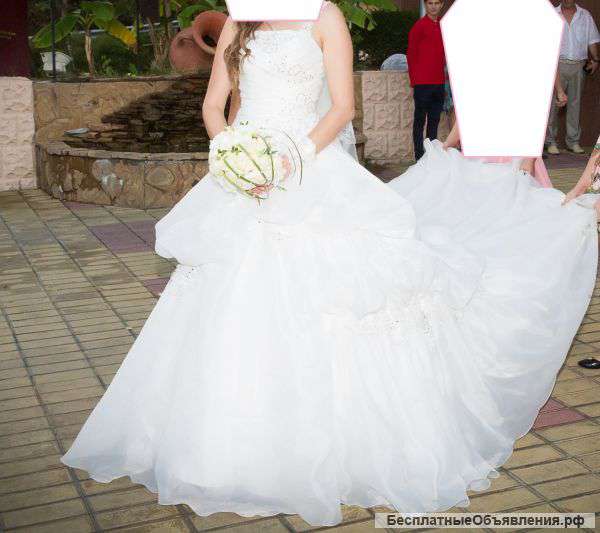Свадебное платье очень красивое