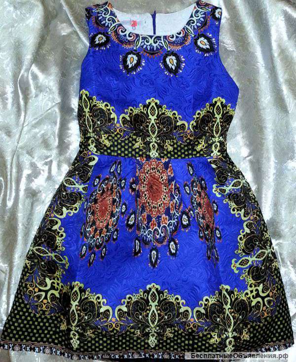 Платья разных цветов