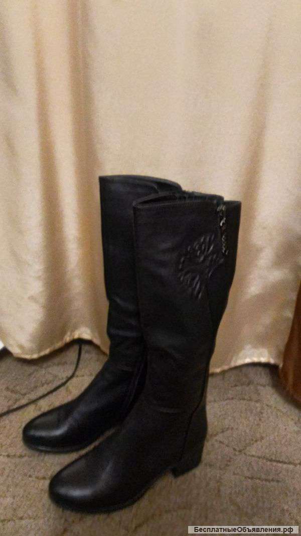Зимние кожаные женские сапоги