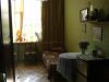 Подселю к себе в комнату интеллигентную,спокойную женщину