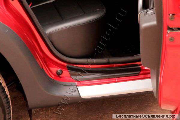 Накладки на внутренние пороги дверей Renault Duster 2010-2014