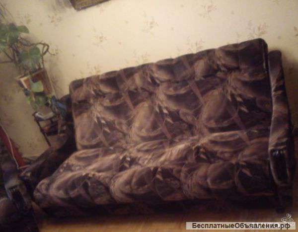 Продам диван.
