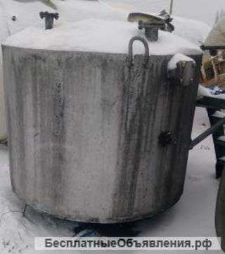 Емкость стальная, объем — 2 куб.м., вертикальная