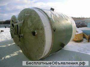 Емкости нержавеющие, объем — 8 куб.м., вертикальные с рубашкой