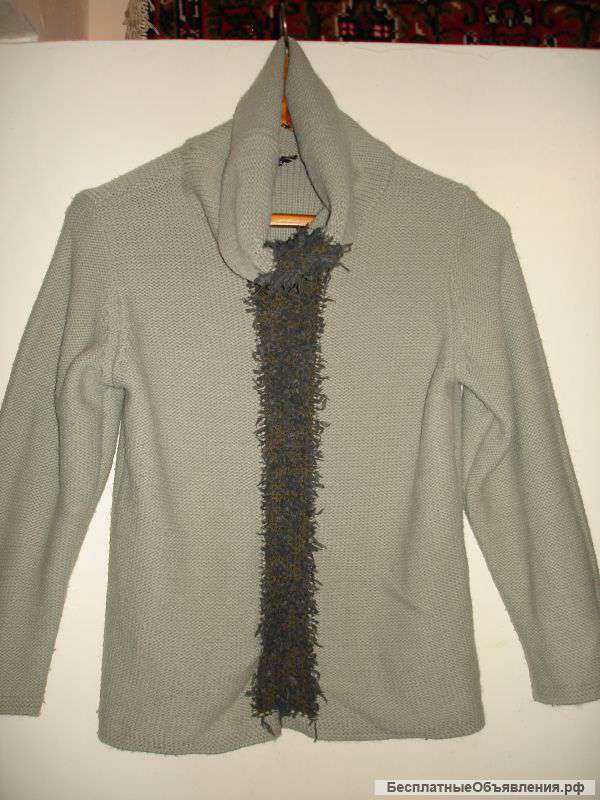 Свитер женский