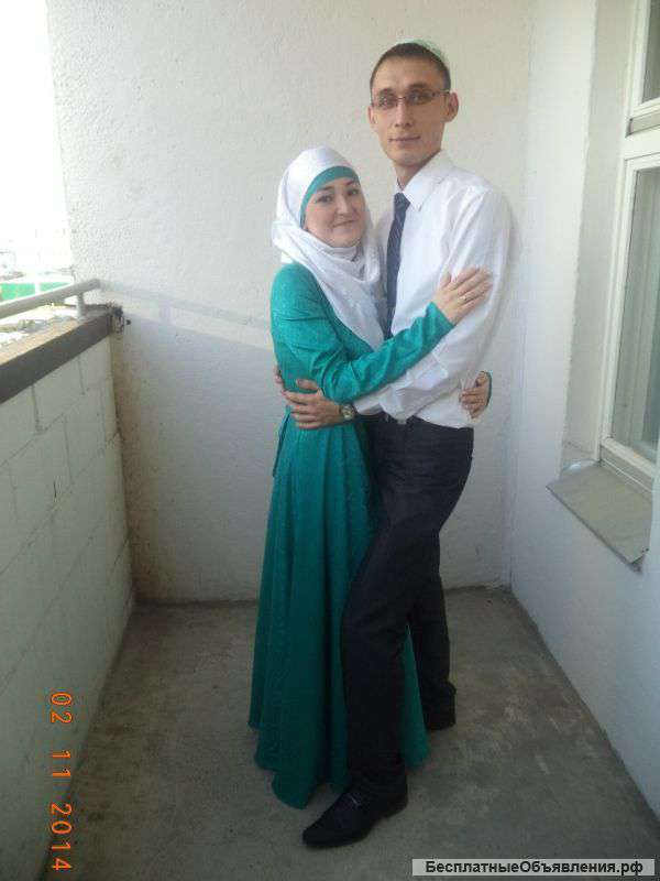 Платье на никах